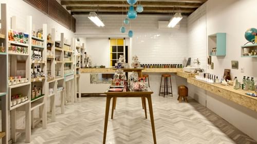 Les Topettes at Almanac Group