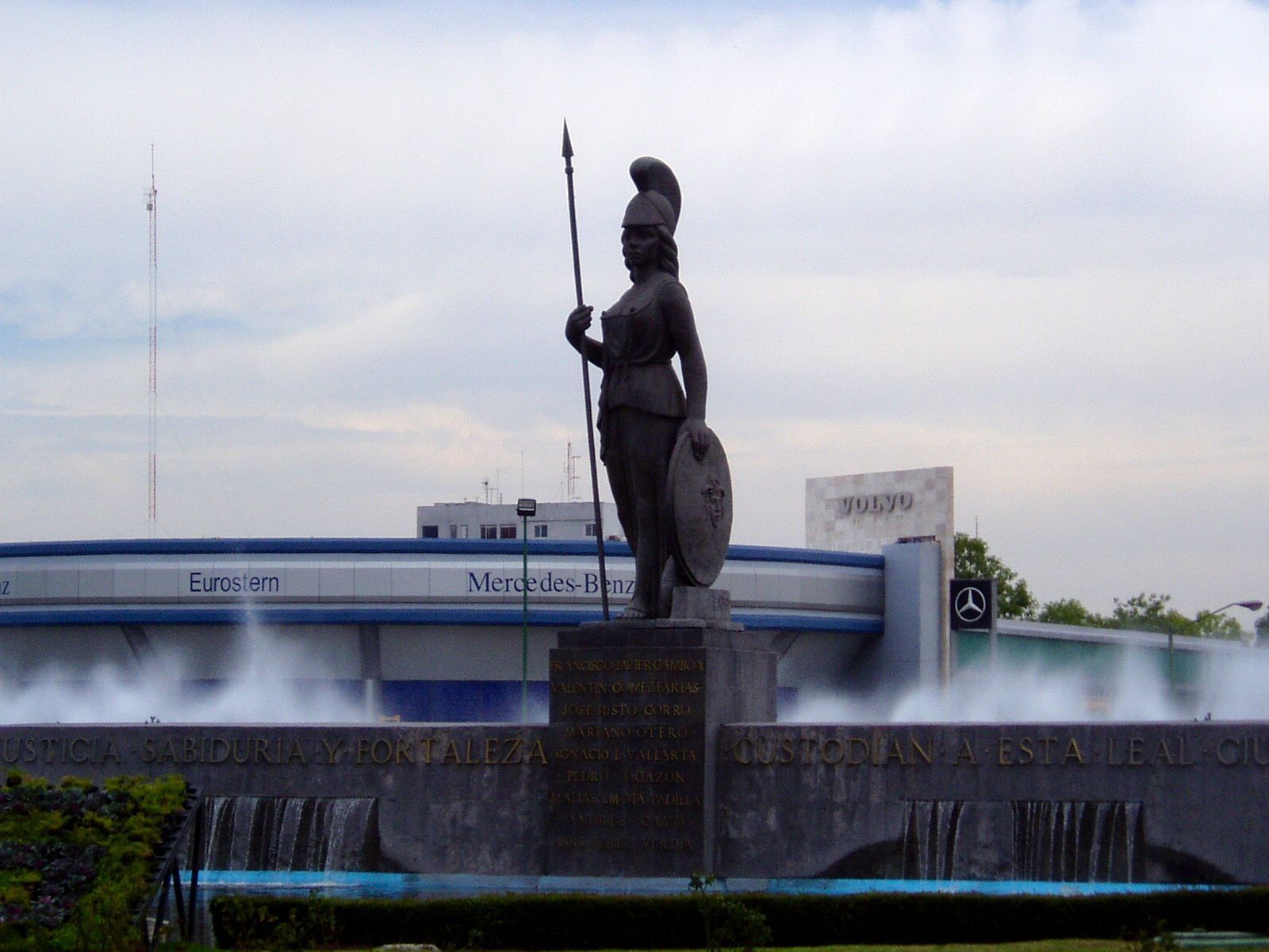 Statue in La Minerva near Hotel Guadalajara