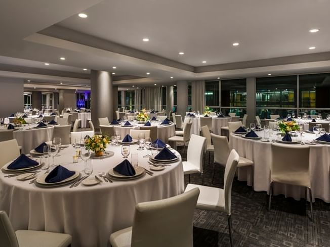 Banquet tables in the Ballroom at Warwick Le Crystal