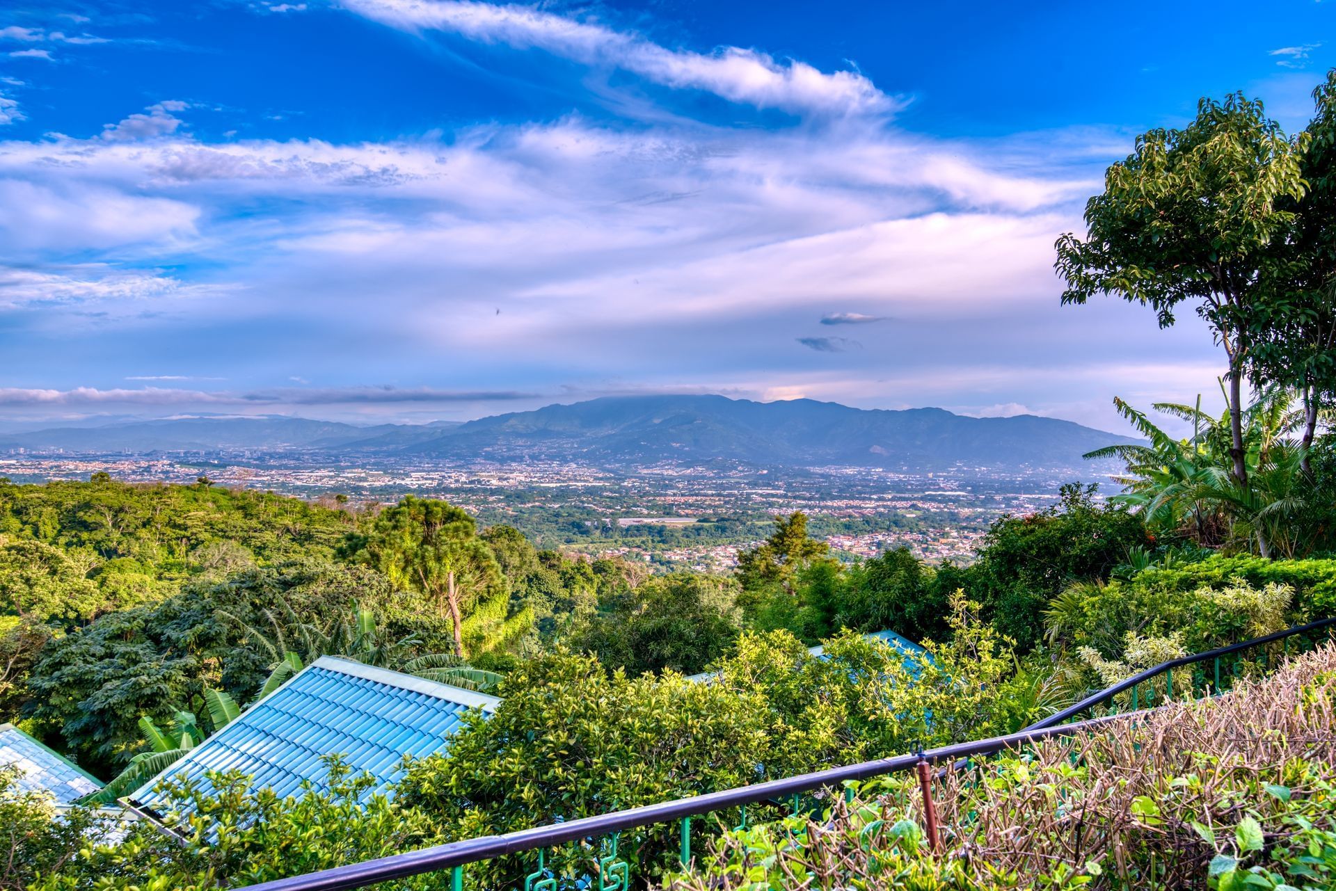 Panoramic view of Hotel Buena Vista Chic in Alajuela, Costa Rica, near Juan Santamaría International Airport