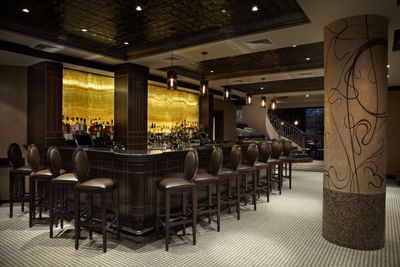 Empire Steak House 酒吧区
