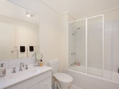 Apartments: Bathroom