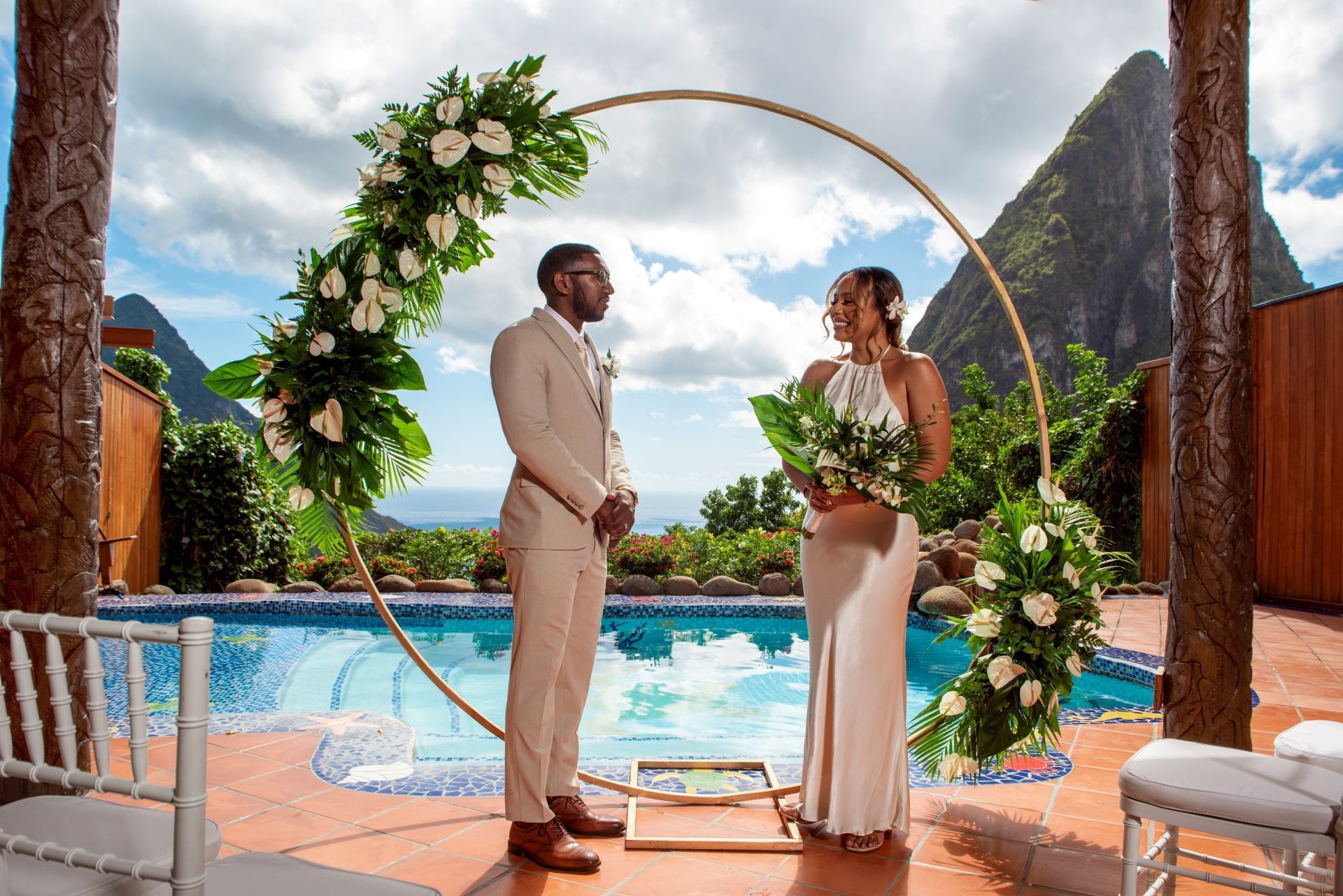 LADERA_WEDDING_CIRCLE_ARCH_WIDE