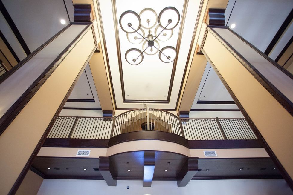 Lobby area with chandelier and high ceilings at Lake Buena Vista Resort Village & Spa
