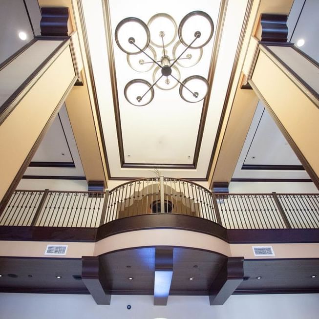 Lobby area with chandelier and high ceilings at Lake Buena Vista Resort Village & Spa