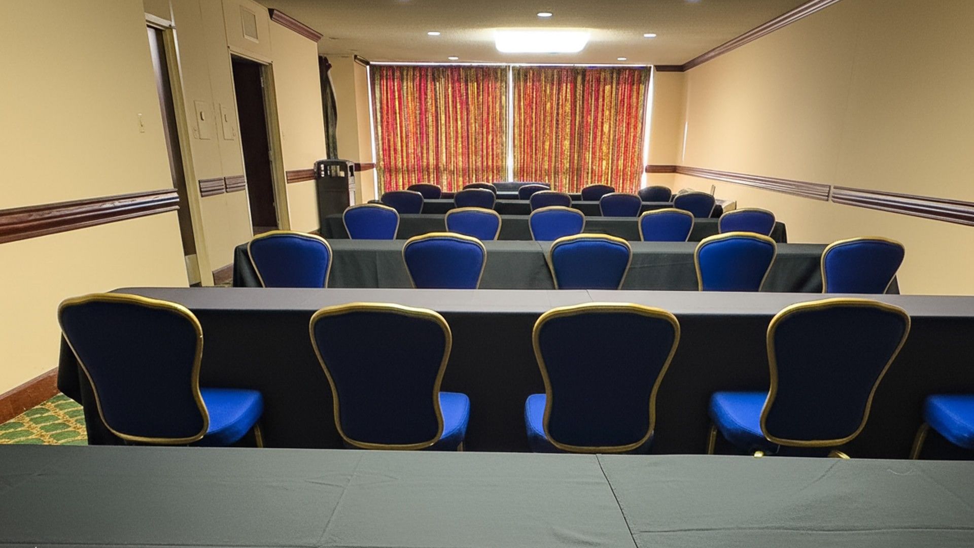 {item.first_photo.alt}