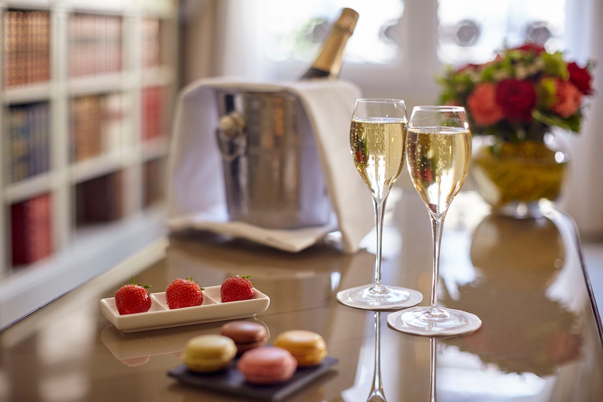 Welcome drinks & strawberries served at Hôtel Westminster - Paris