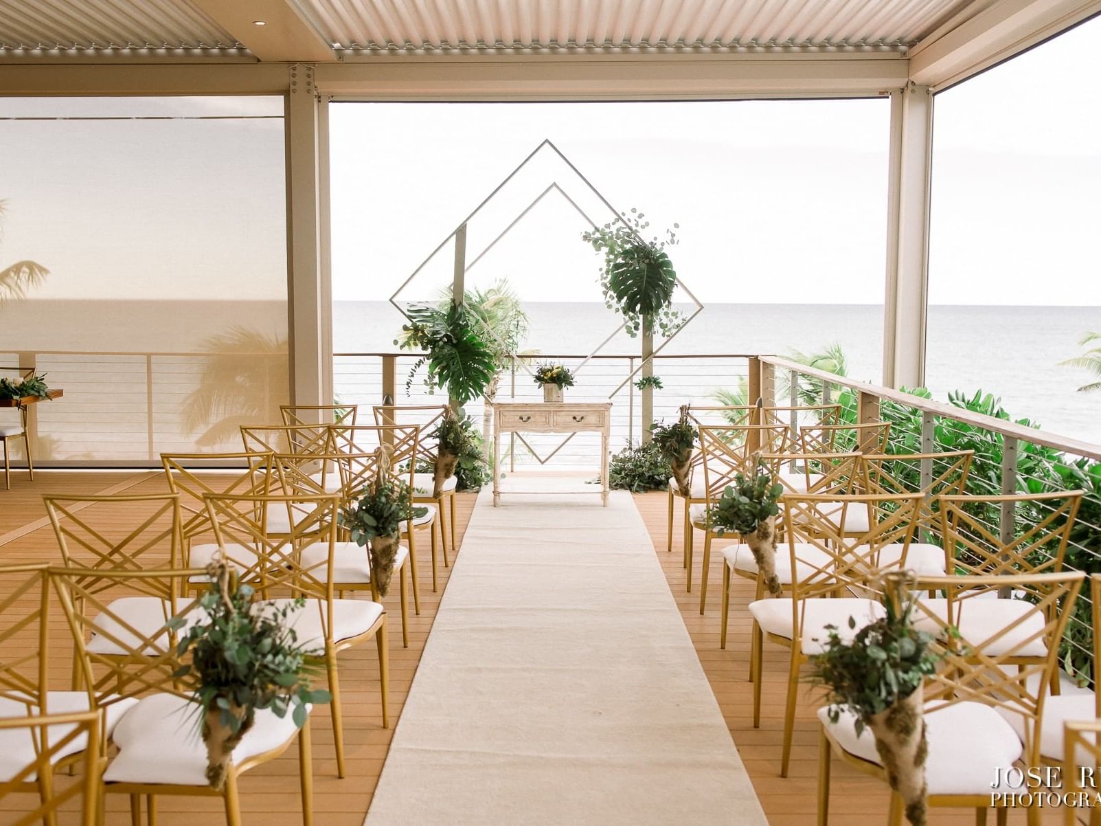 Wedding ceremony décor in Las Brisas at Isla Verde Weddings