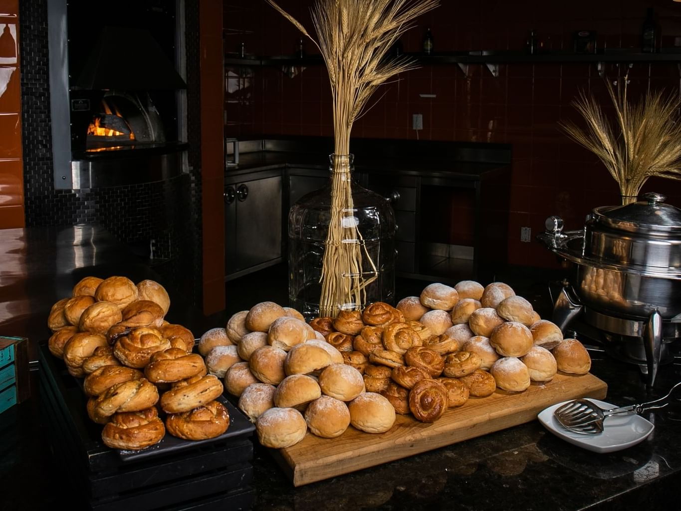 Buns & pastries buffet in a Restaurant Marché, Palacio Mundo