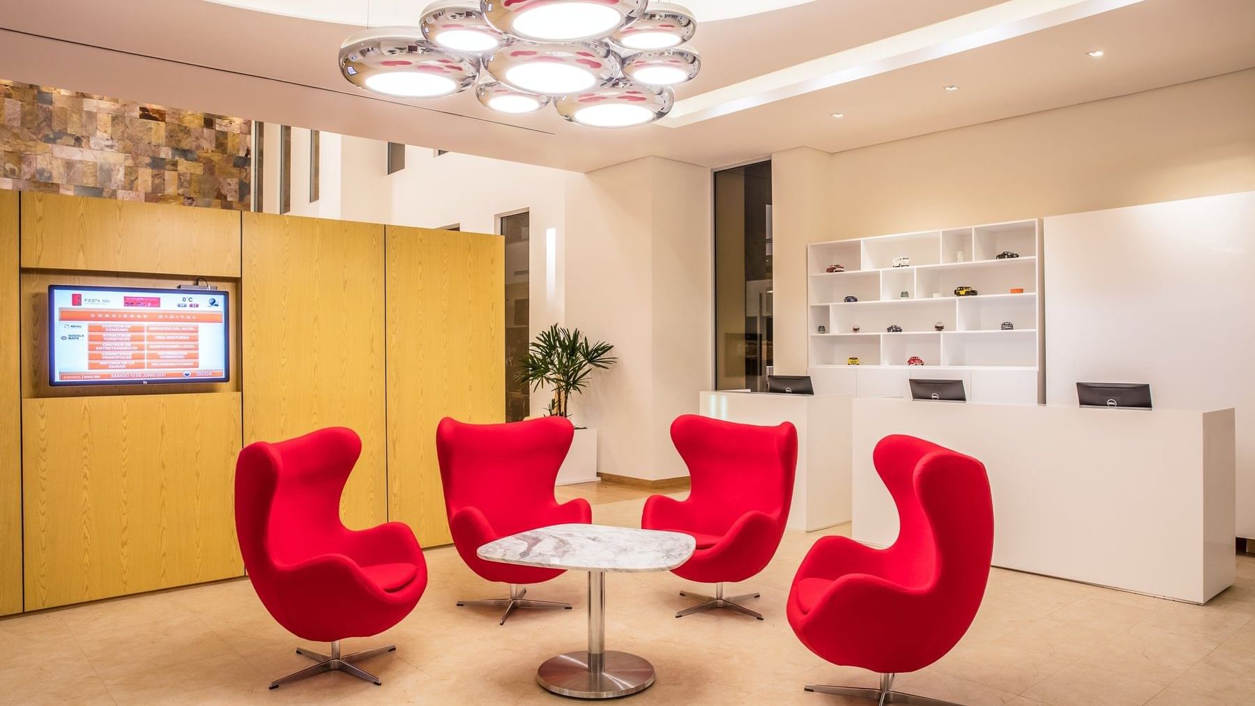 Interior of the lobby & reception at FI Silao Puerto Interior