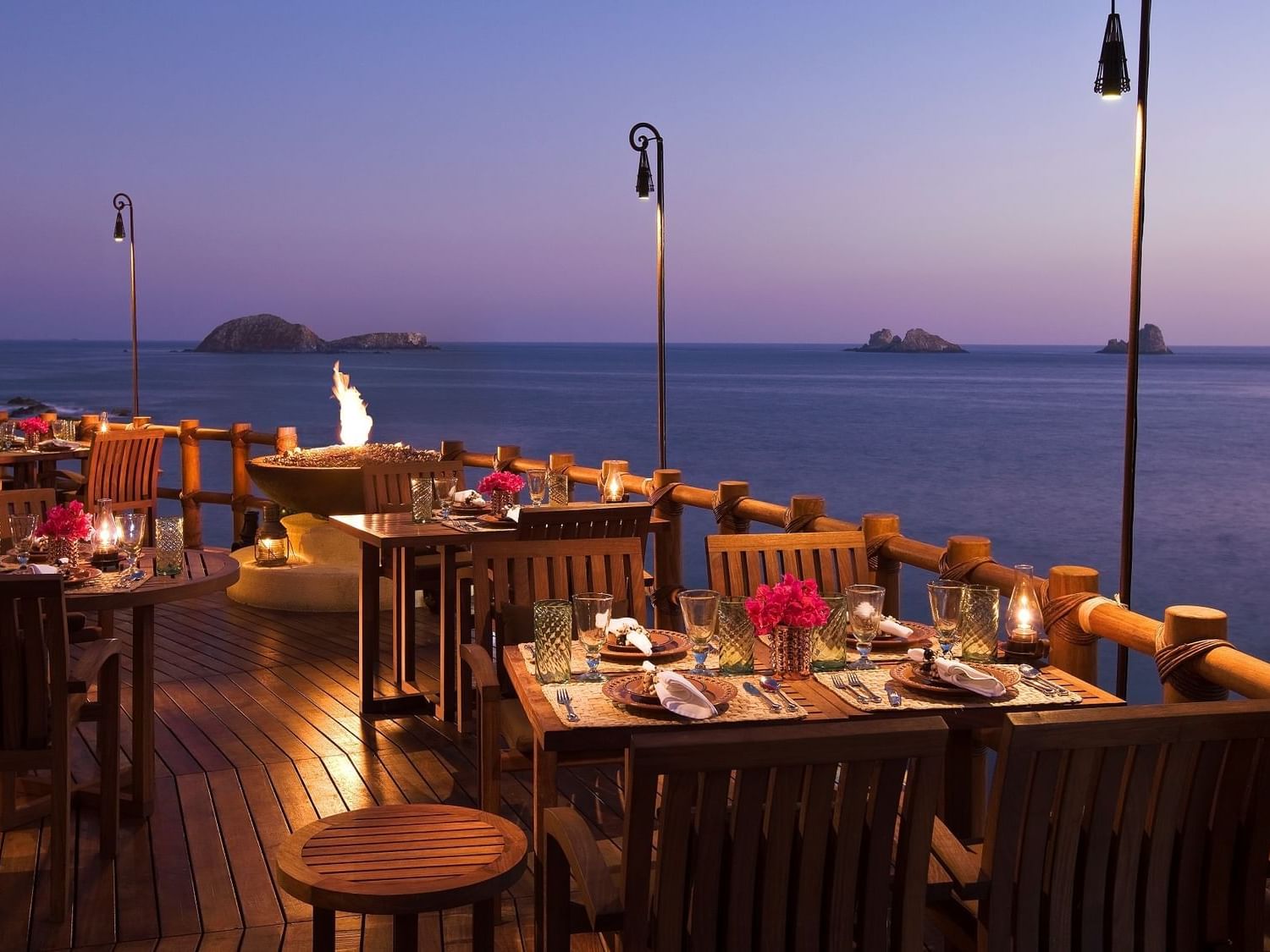 Open dining area in The Seafood Market at Cala de Mar Resort