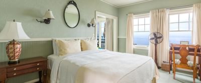 Comfy king bed & vintage furniture a Room in Mt Ada, Catalina Island Company