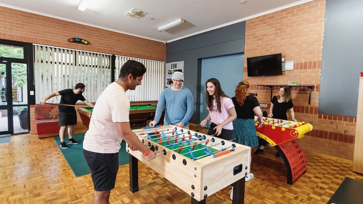 Erica Underwood_6 Bedroom Living