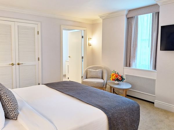 Executive King Room Warwick allerton chicago