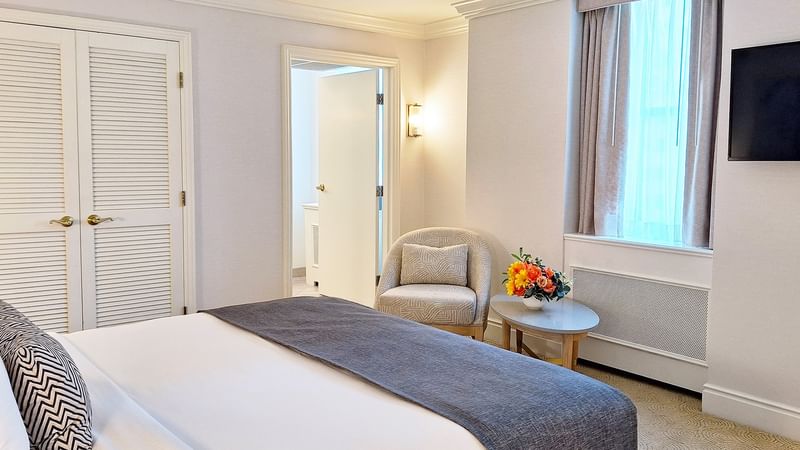 Executive King Room Warwick allerton chicago