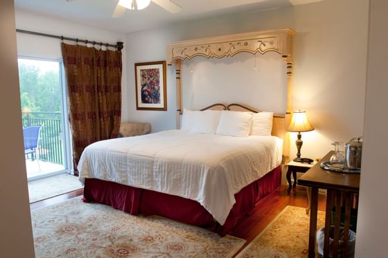 Deluxe Fireplace King Room