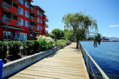 Boardwalk by the lake near Manteo Resort Waterfront