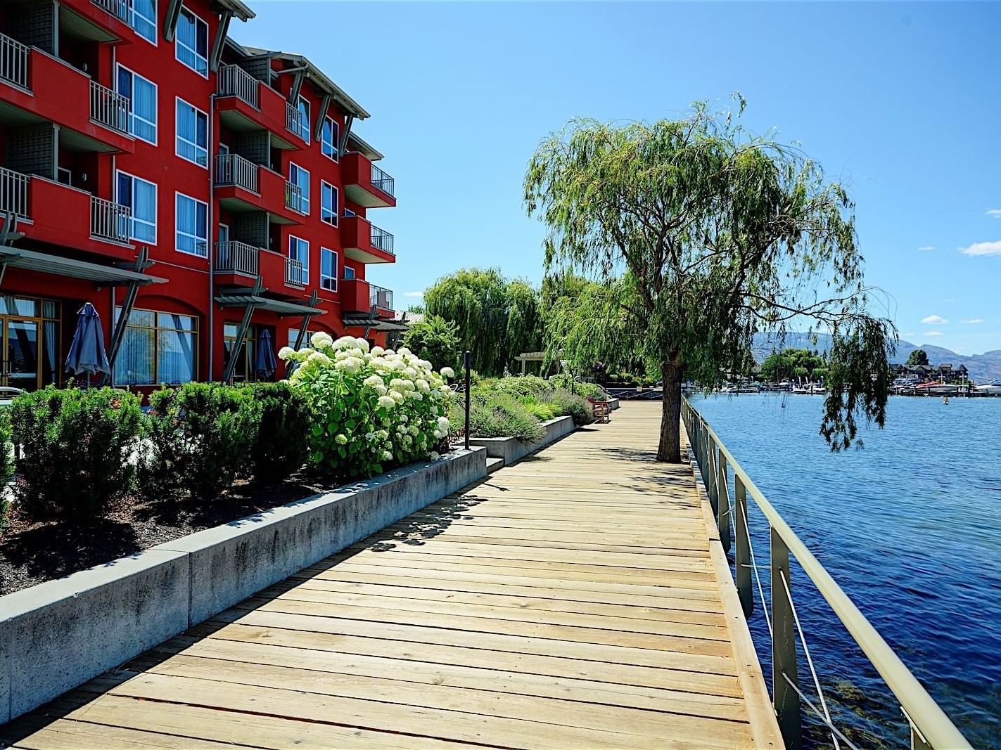 Boardwalk by the lake near Manteo Resort Waterfront