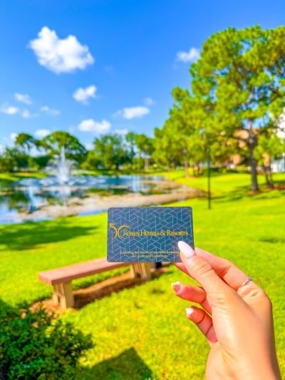 When you stay at Rosen Inn Lake Buena Vista, you’ll get to enjoy all the perks of staying at a Walt Disney World Good Neighbor Hotel. 