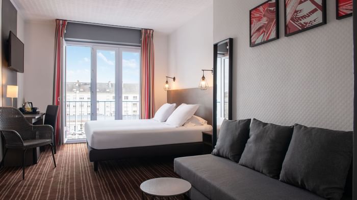 Double Bed and a Sofa Premium Triple Room at Hôtel de l'Europe