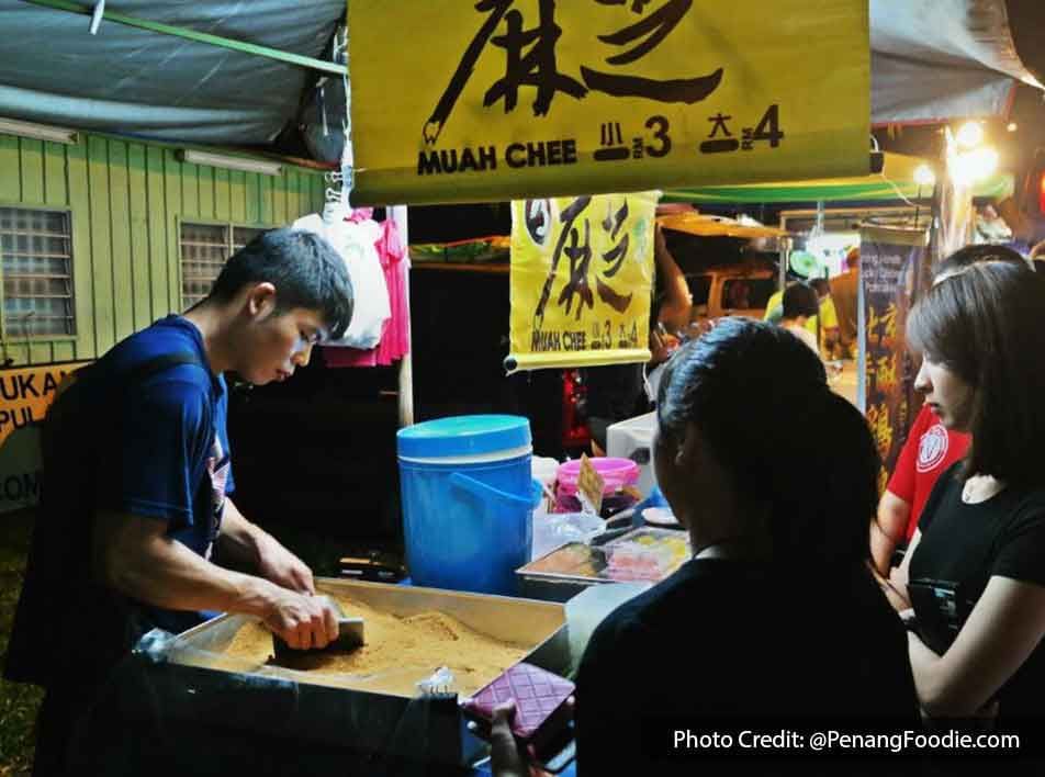 The Famous Muar Chee Street Snack at Tanjung Bungah Night Market - Lexis Suites Penang