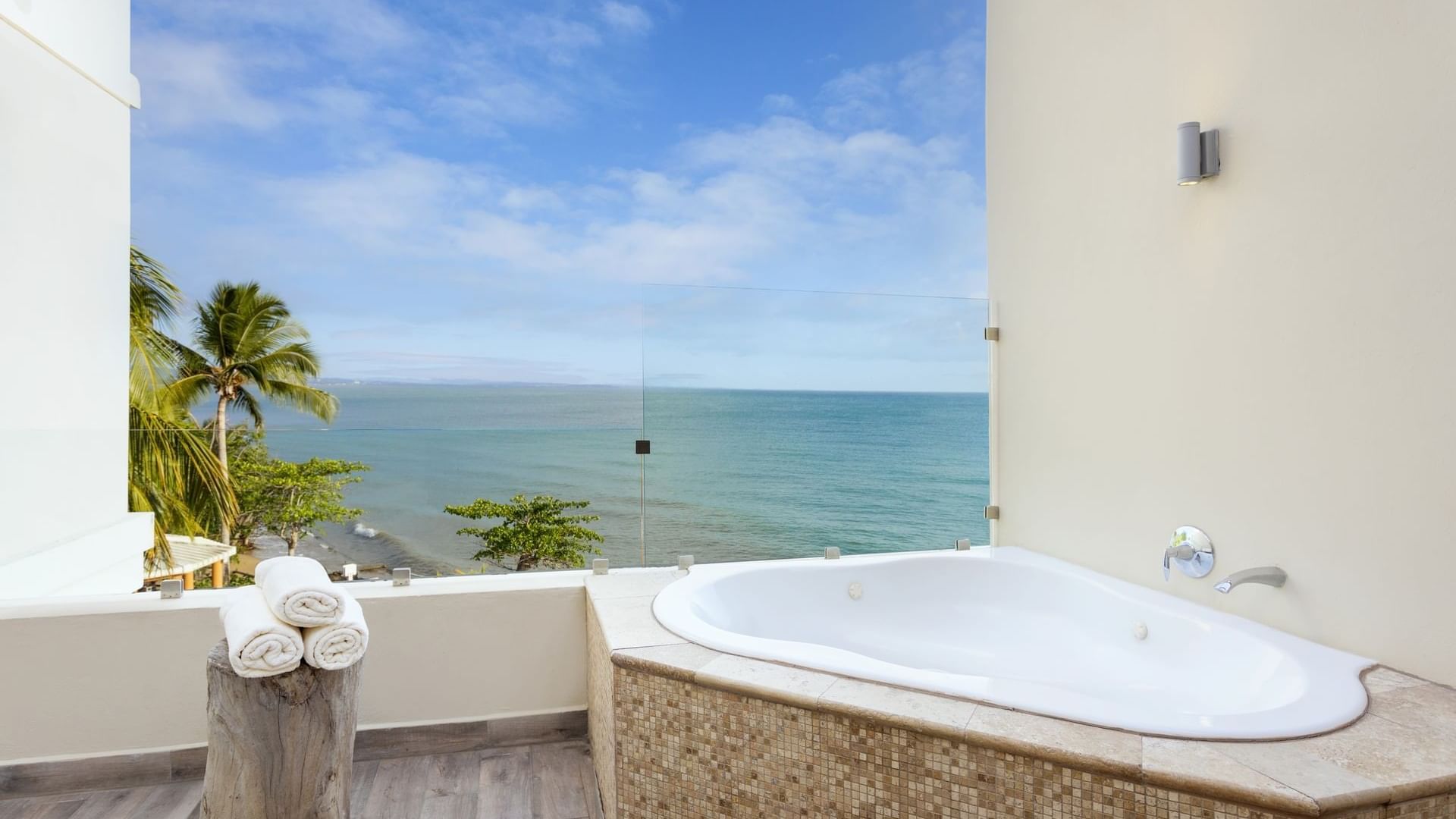 Honeymoon Suite | Rincon Beach Resort Accommodation