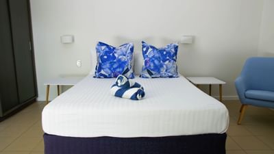 Reef Family Room with a queen bed at Heron Island Resort