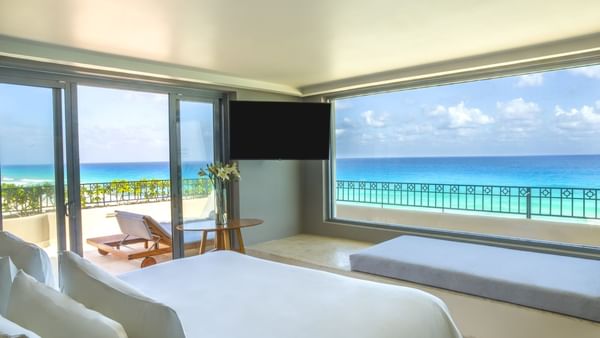 Suite Presidencial, cama king y vista al mar en FA Condesa Cancún