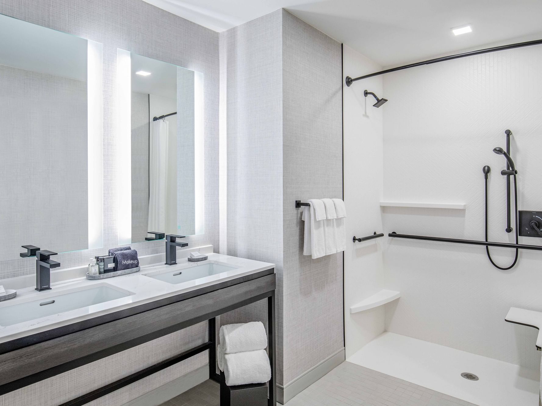 The Artisan Hotel Granite Suite Bathroom