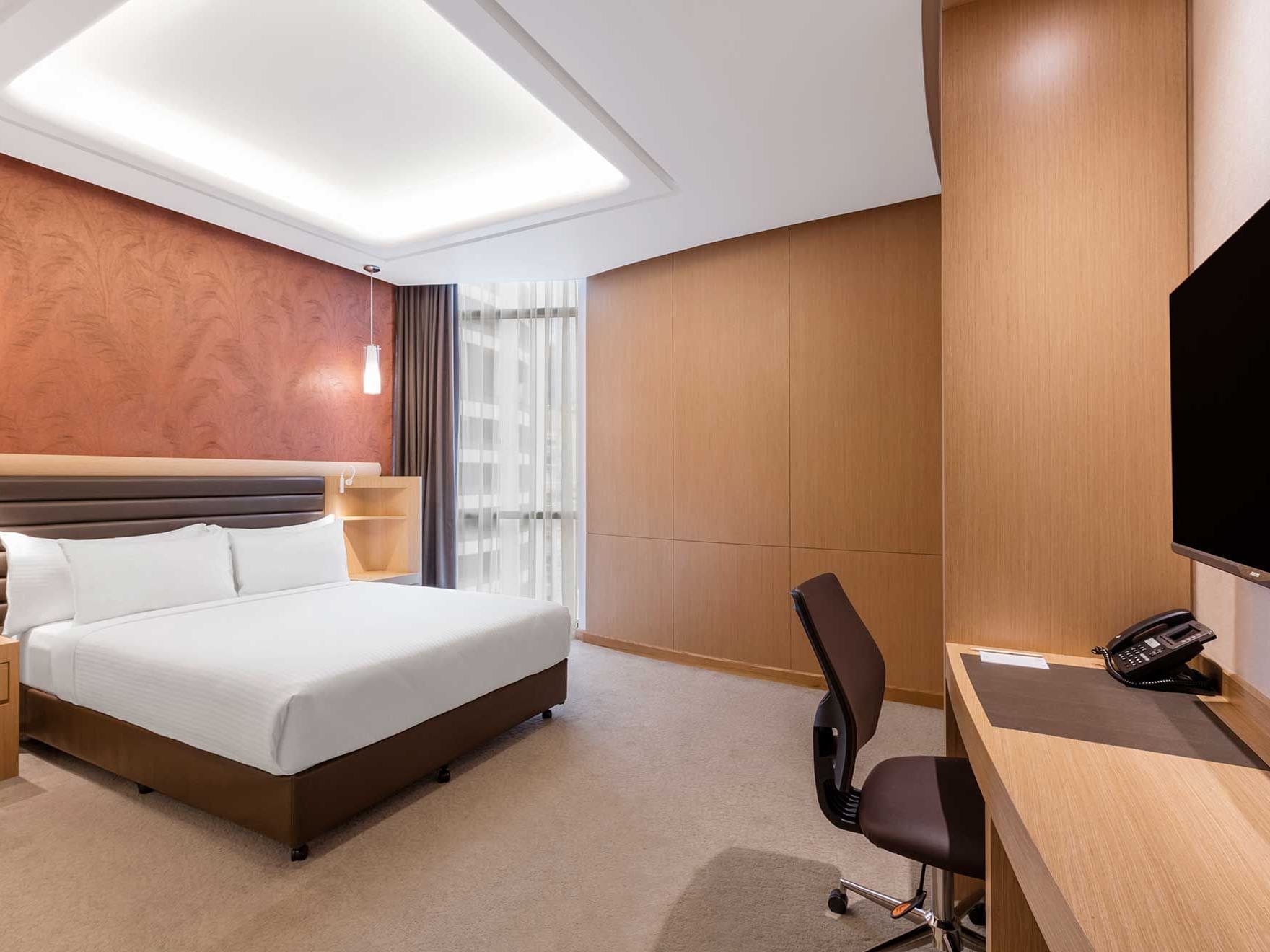 Premium Queen Room with TV & Office Space at Tank Stream Sydney