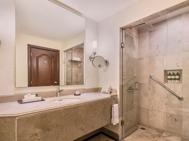 Bathroom in Superior Room, 1 King at FA Hotels & Resorts