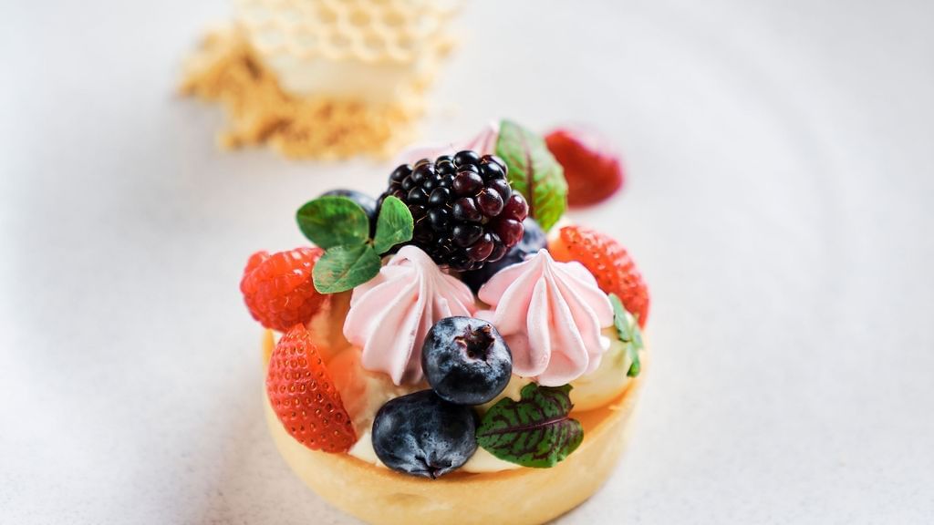 ETON MESS - THE CLIVEDEN WAY