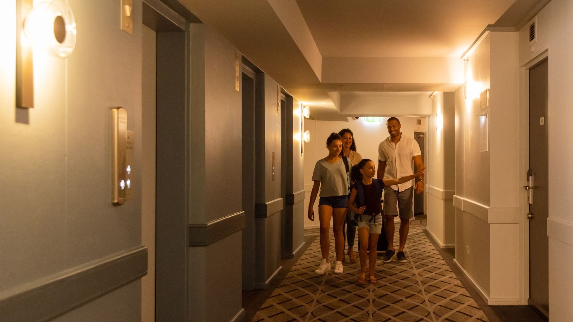 Novotel_Sydney_Parramatta_-_Corridoor_credit_Daniel_Boud_419
