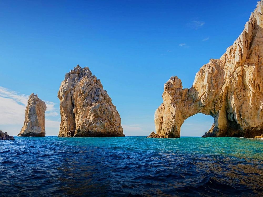 Natural archway in the sea cliffs in the Los Cabos city