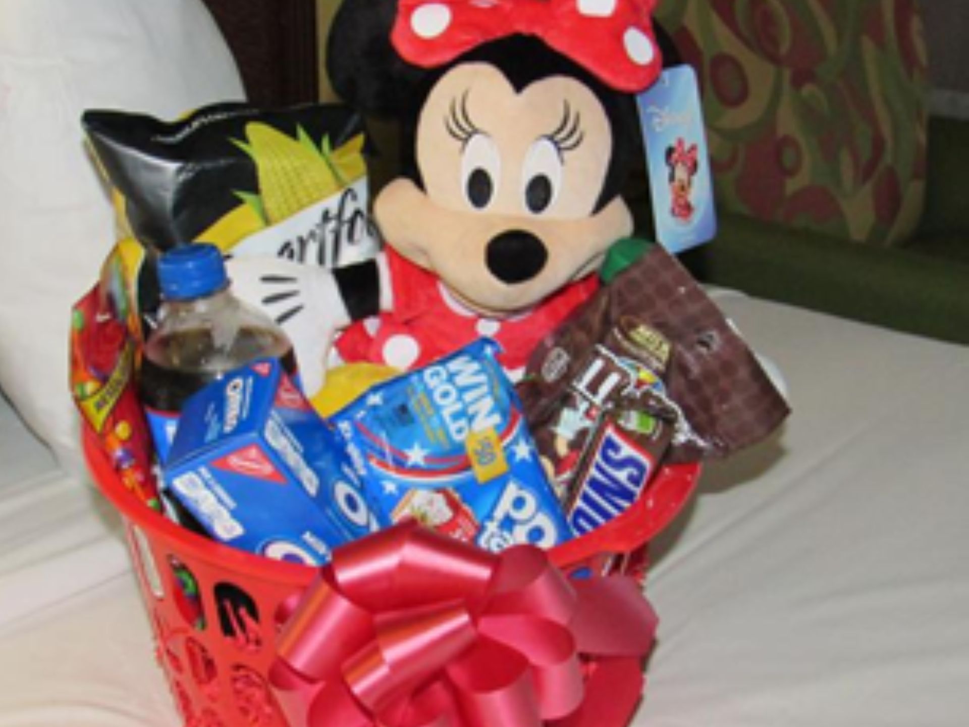 Close-up of Minnie snack basket in Rosen Inn at Pointe Orlando