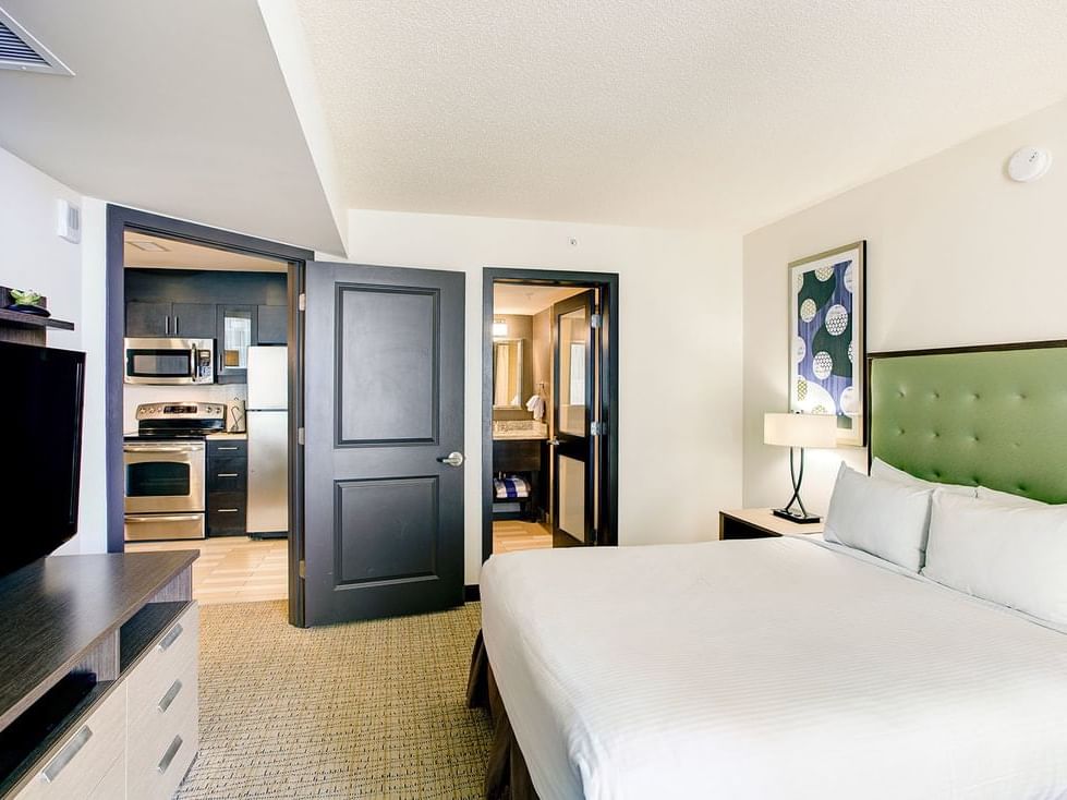Partial ocean view one bedroom suite at Diamond Resorts Virginia Beach
