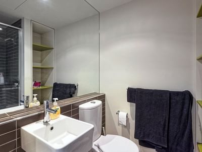 Studio - Bathroom