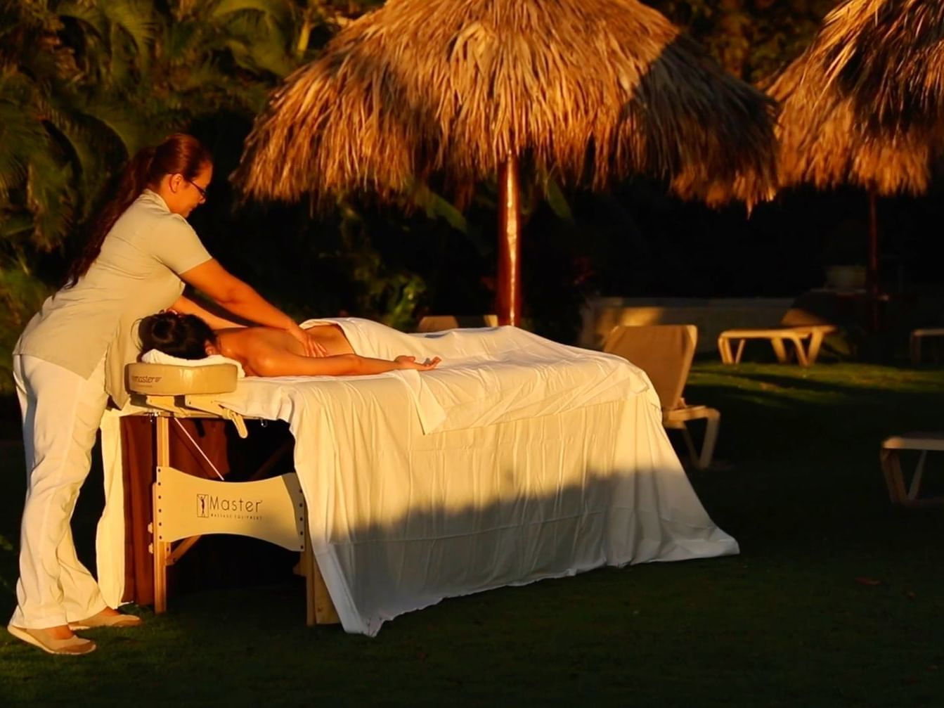 Outdoor Massage at Jardín del Edén Boutique Hotel