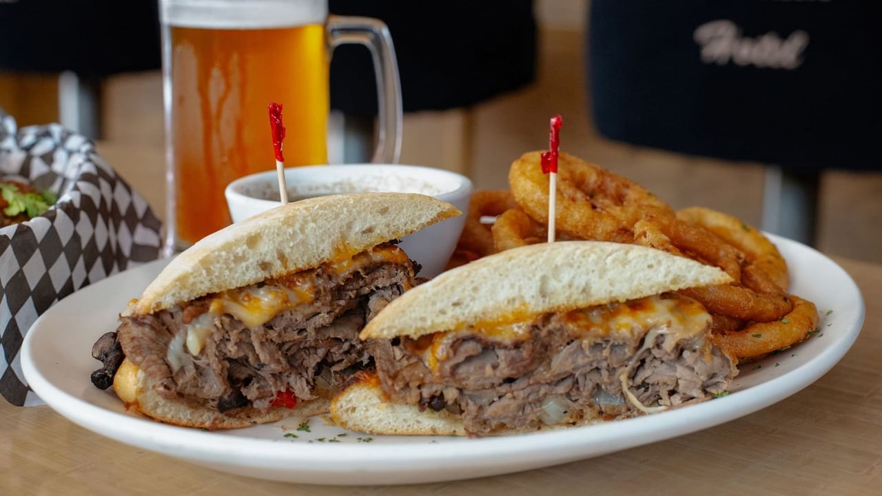 Sandwich and onion rings