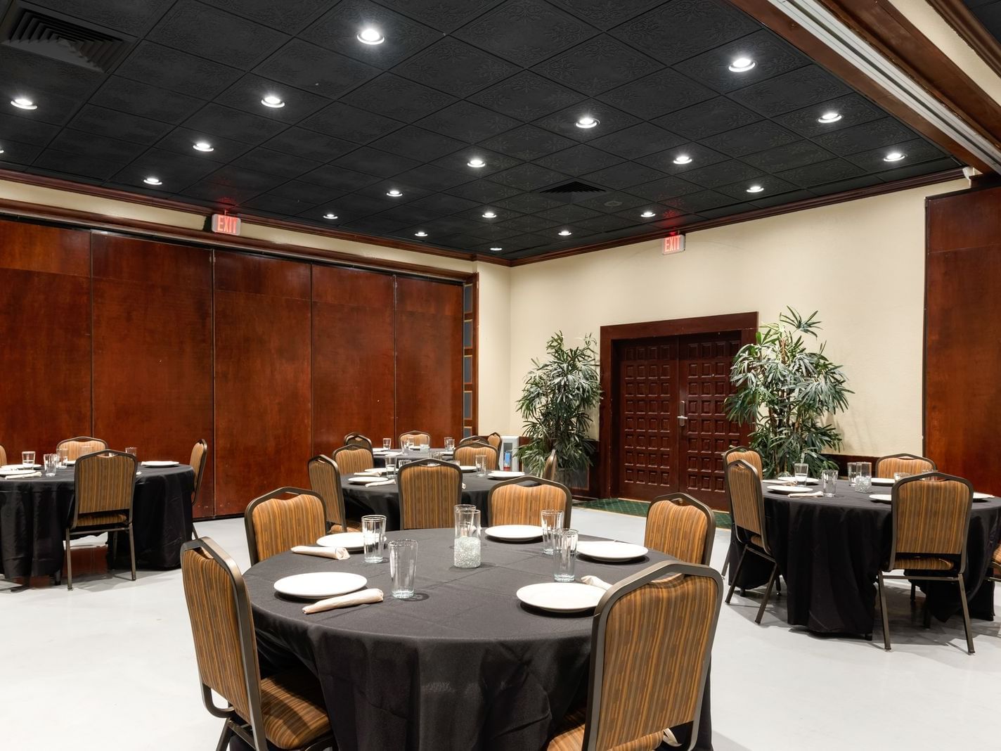 Banquet setup in Meeting room B at Riverwalk Plaza Hotel