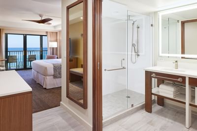 Bathroom of Premium Courtyard Room at Ka'anapali Beach Hawaii