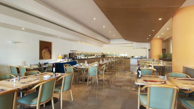 Café La Restaurant's dining area at Fiesta Inn Hermosillo