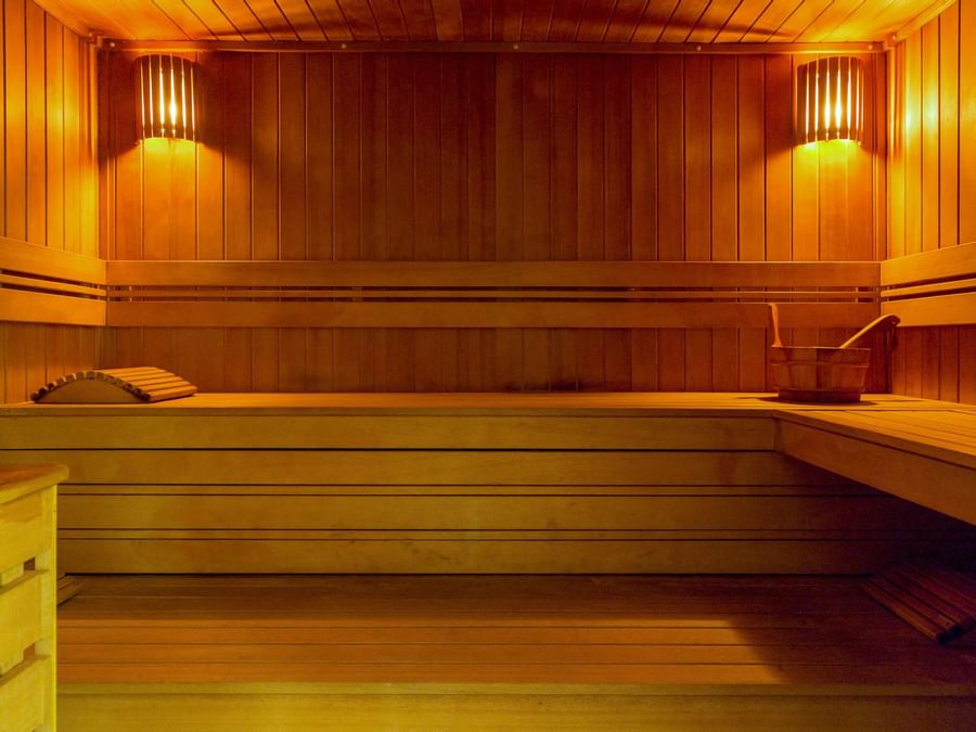 A spa room made with wood at Hotel Spa