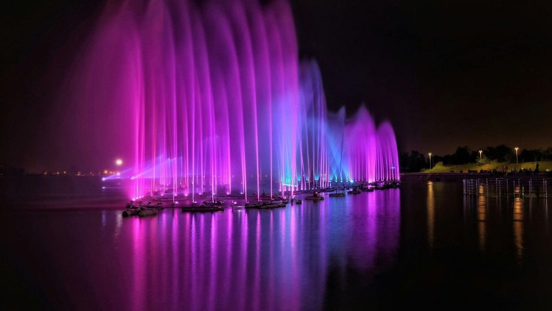 Crown Christmas River Show