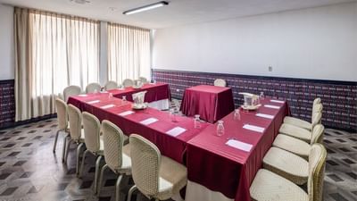 U-shaped Atitlan meeting room arranged at Porta Hotel Del Lago