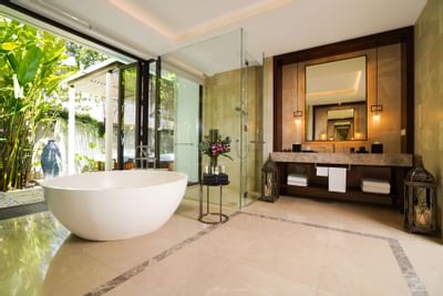 The bath tub of Empress Beach Villa3 at The Danna Langkawi