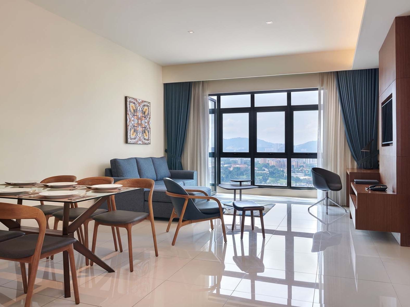 Living & dining area in Executive Suite at Federal Hotels