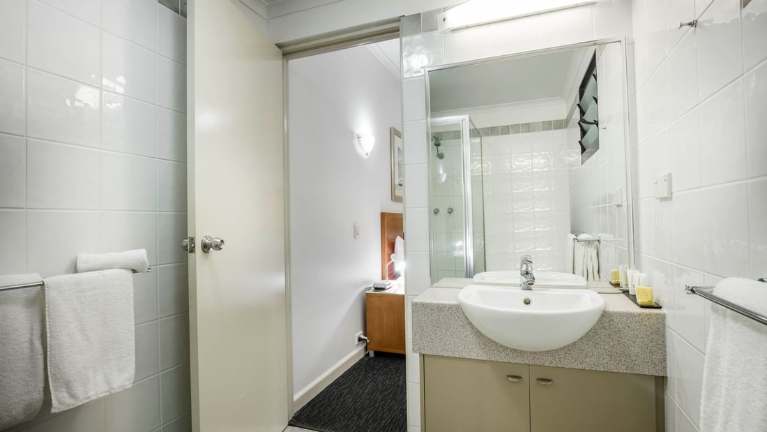 Vanity of the superior room bathroom at Darwin Airport Hotels