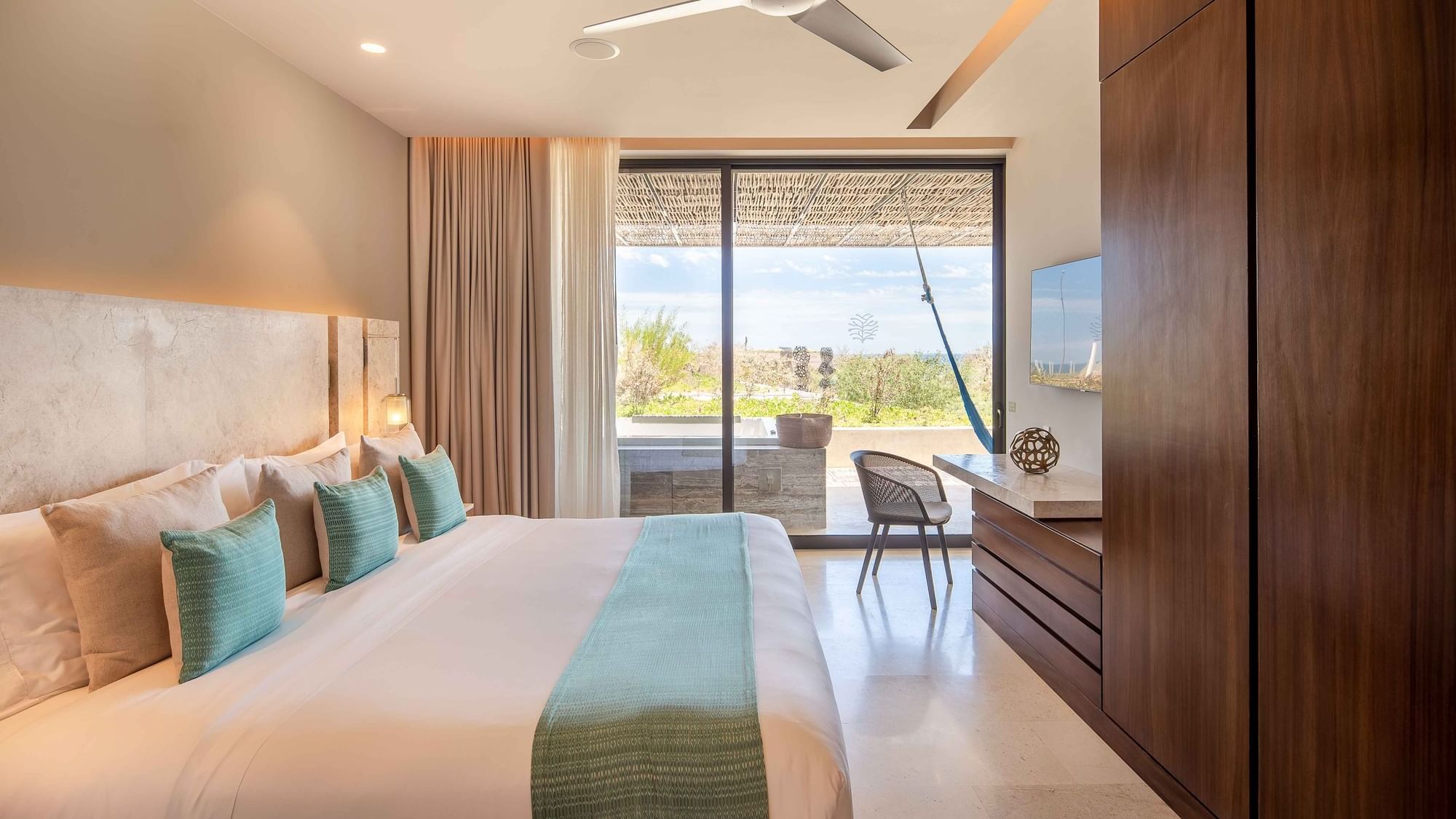 Ocean Front Nha Trang gần biển