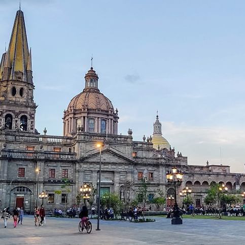 Front view of Guadalajara Cathedral in Mexicó near DOT Hotels